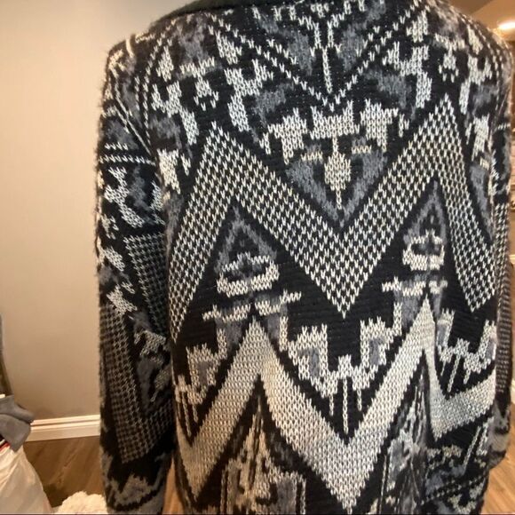 Free People Sweater Medium Bell Sleeve zigzag - Picture 6 of 9